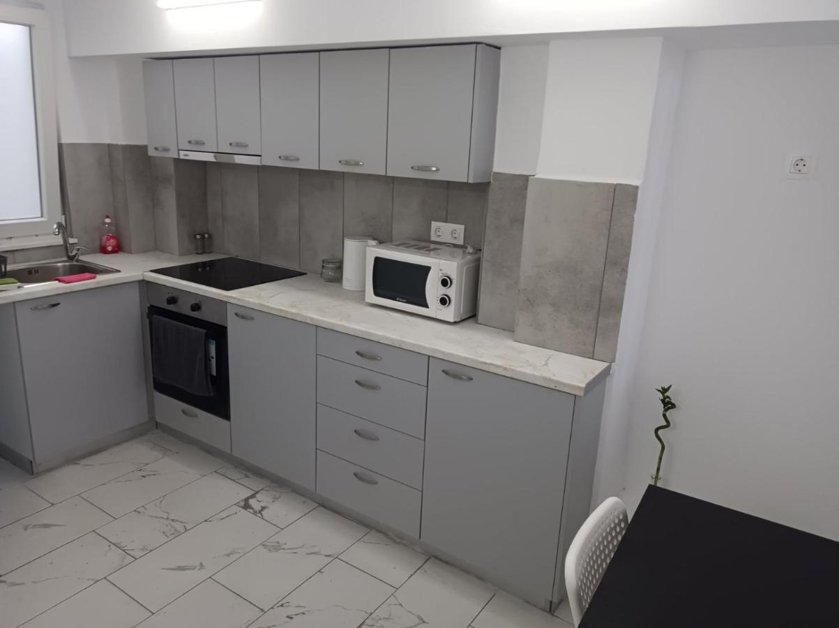 Apartment Dipla Athens Exterior photo