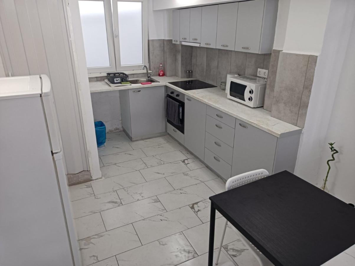 Apartment Dipla Athens Exterior photo